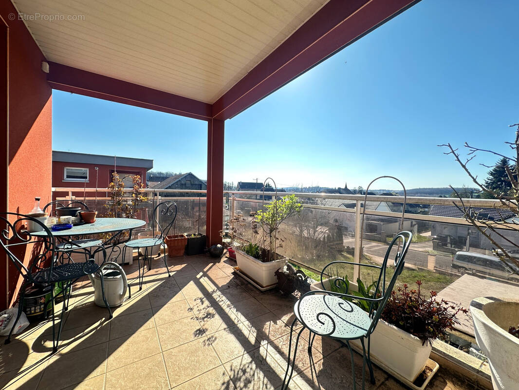 Appartement à GRAND-CHARMONT
