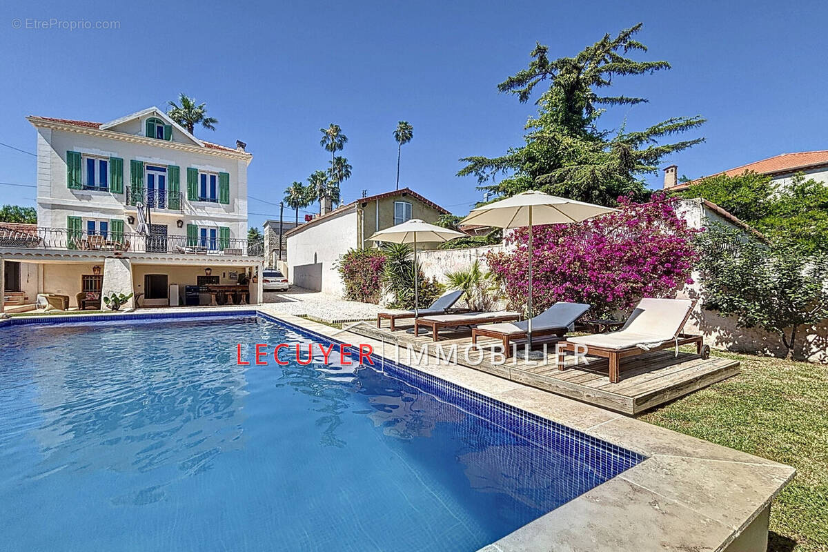 Maison à VALLAURIS