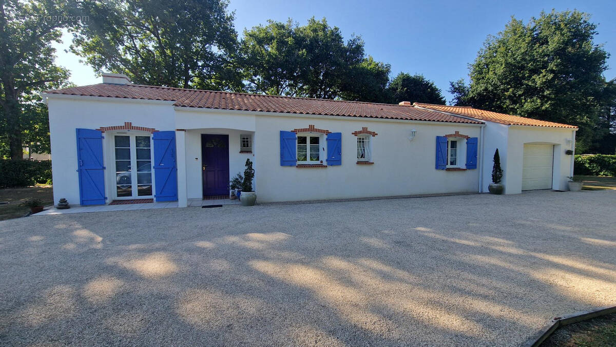 Maison à CHATEAUNEUF