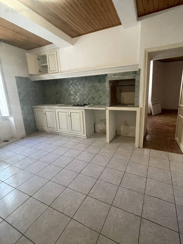 Appartement à SALERNES