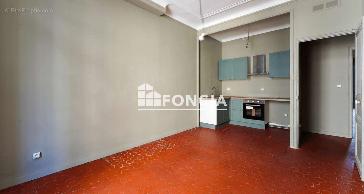 Appartement à MARSEILLE-1E