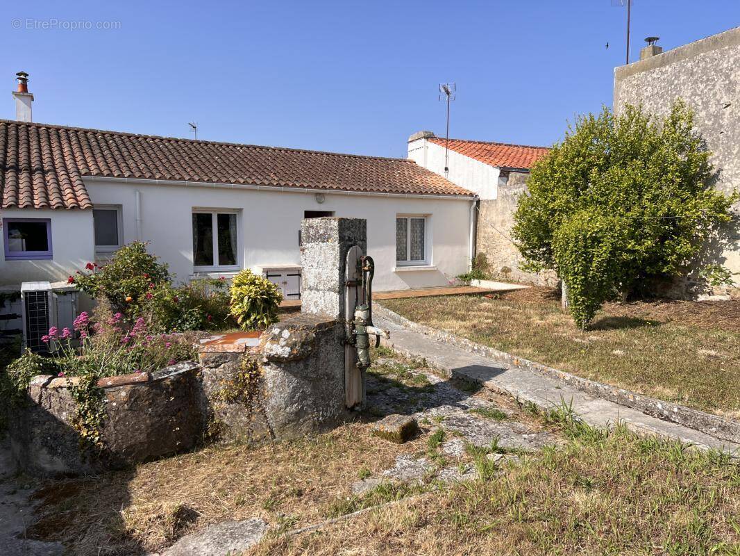 Maison à BOUIN