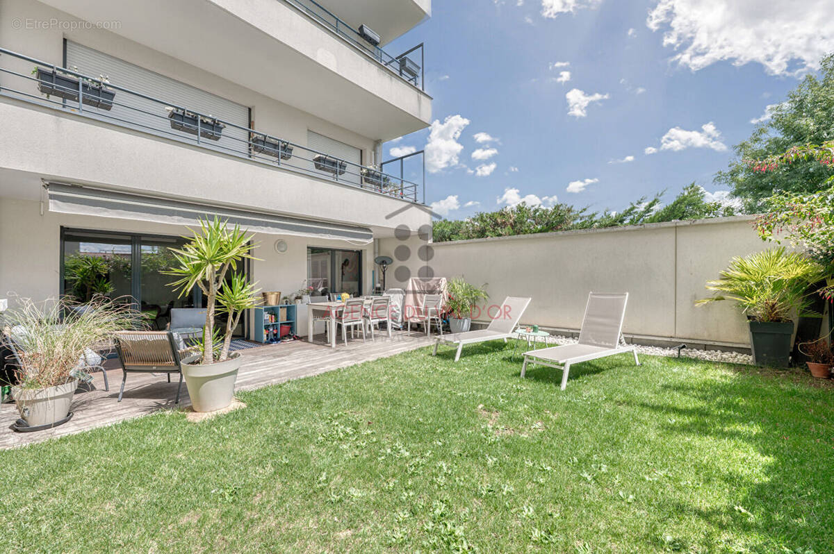 Appartement à SURESNES