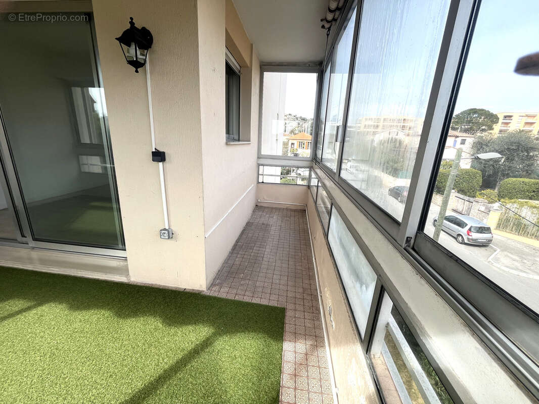 Appartement à VALLAURIS