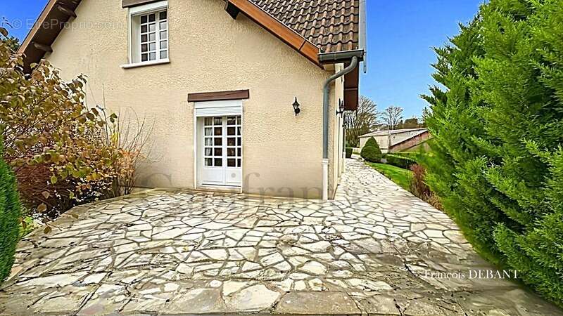 Maison à MACHAULT