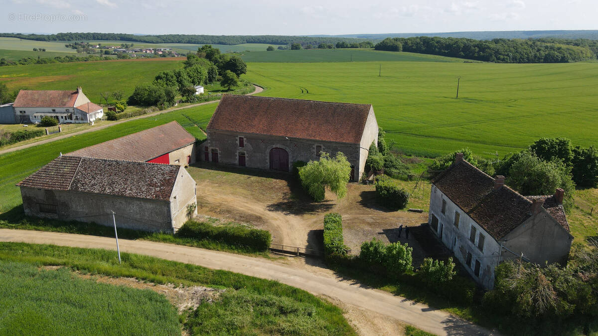 Maison à VARZY