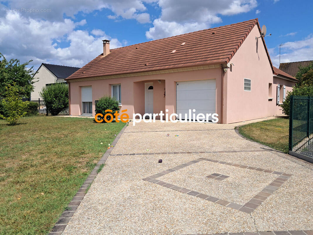 Maison à VILLEMANDEUR