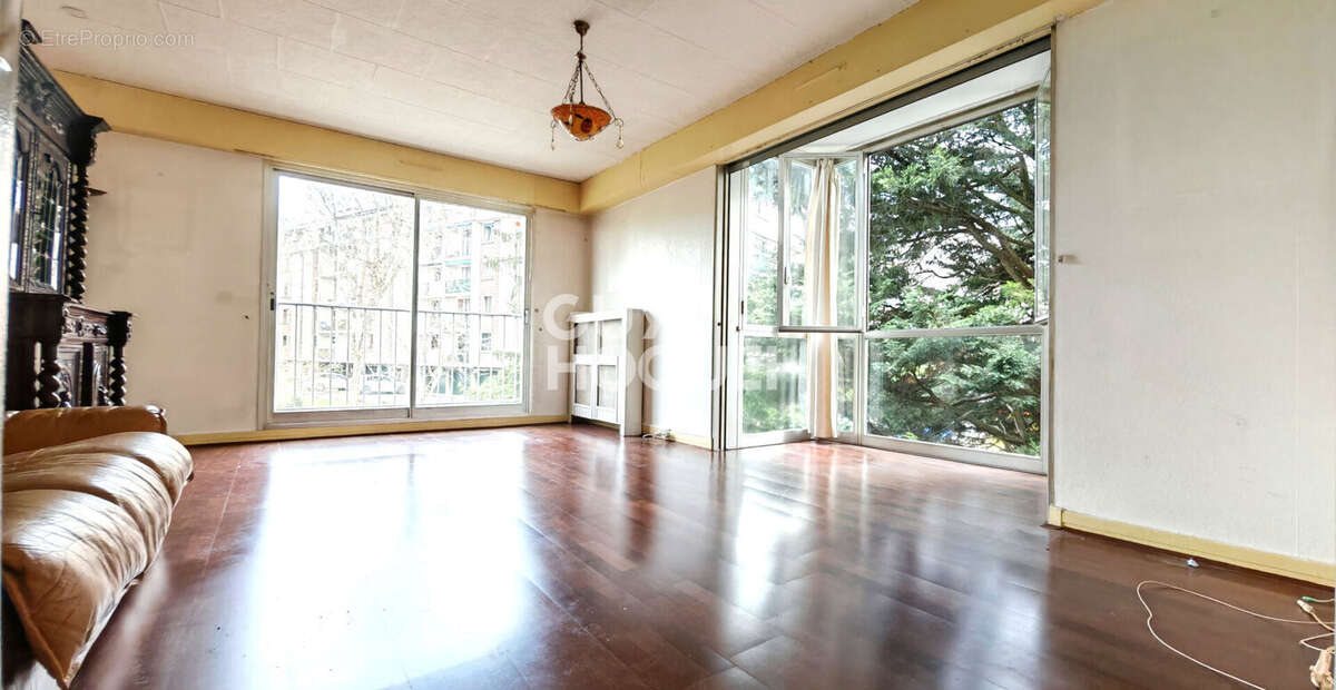 Appartement à L&#039;HAY-LES-ROSES