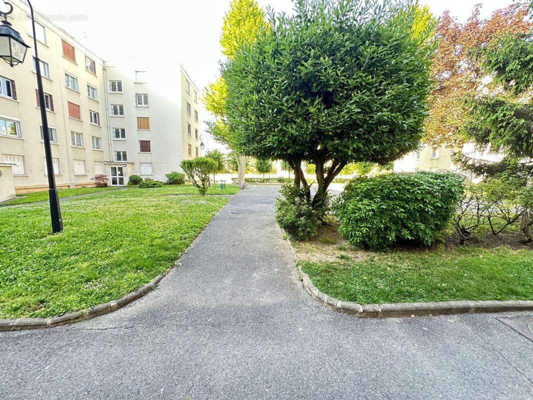 Appartement à SAINT-MAUR-DES-FOSSES
