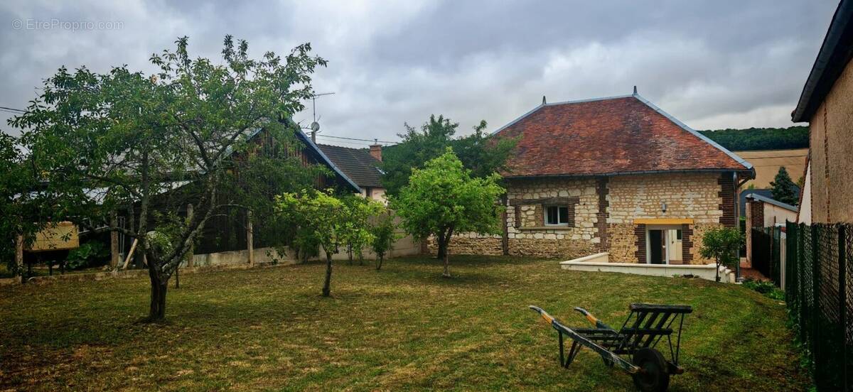 Maison à BUCEY-EN-OTHE