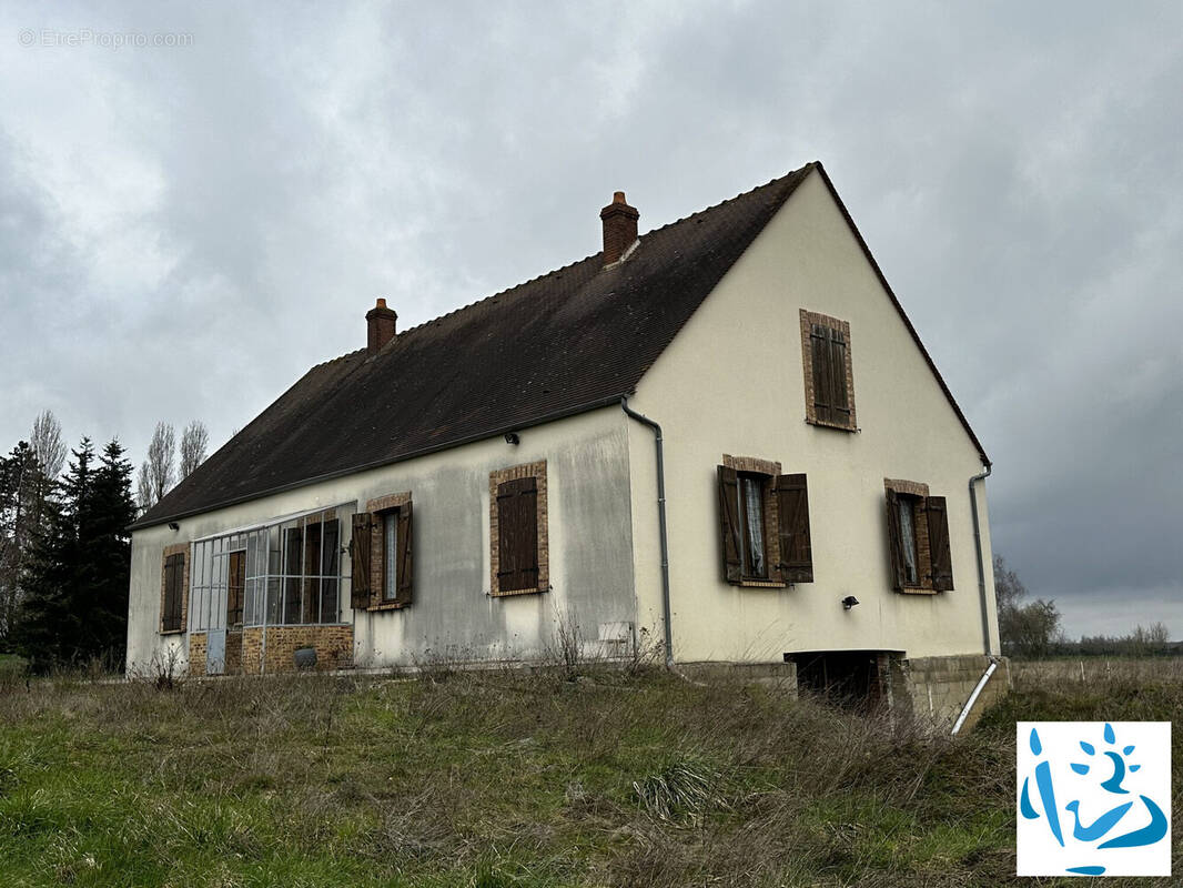 Maison à COURTENAY