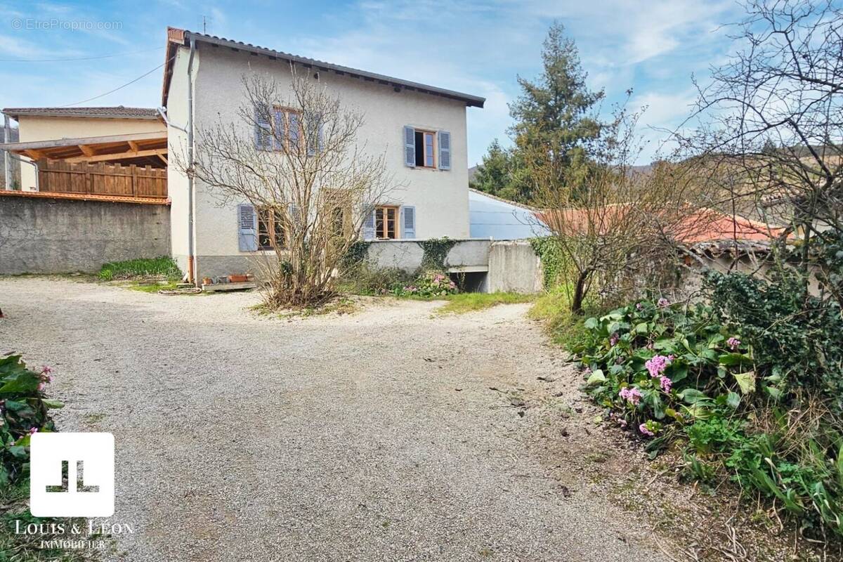 Maison à LE PERREON