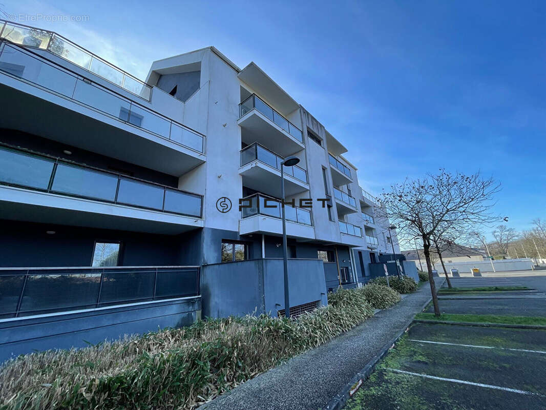 Appartement à LONS