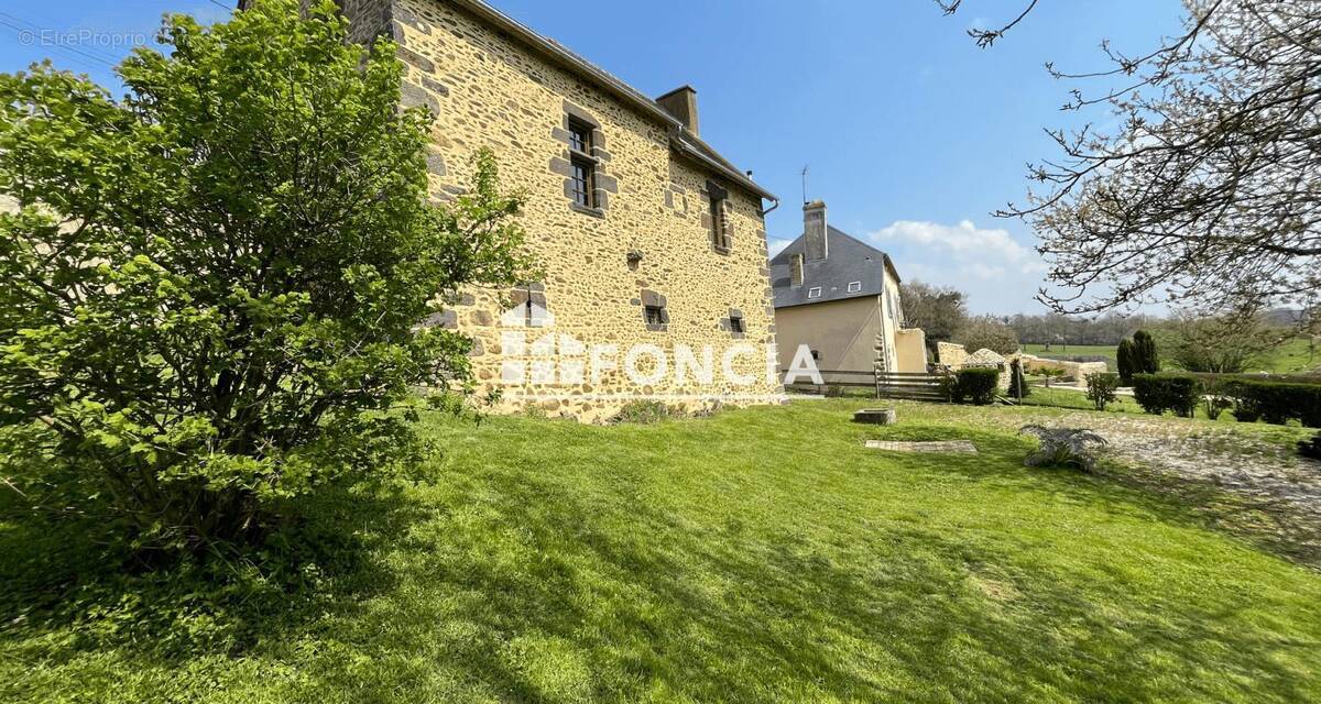 Maison à FRESNAY-SUR-SARTHE