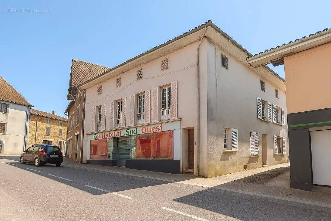 Appartement à ORADOUR-SUR-VAYRES