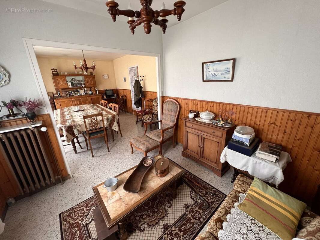 Maison à SAINT-CHERON