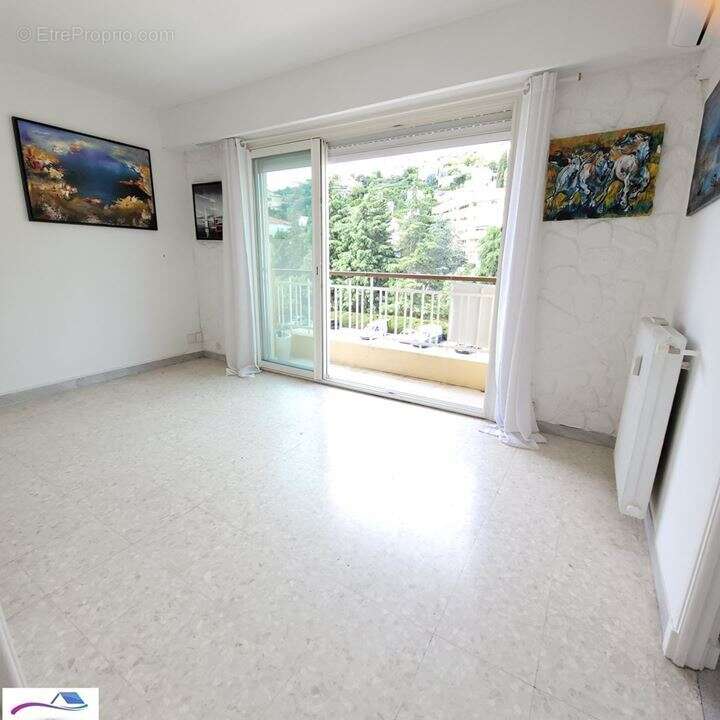 Appartement à MANDELIEU-LA-NAPOULE