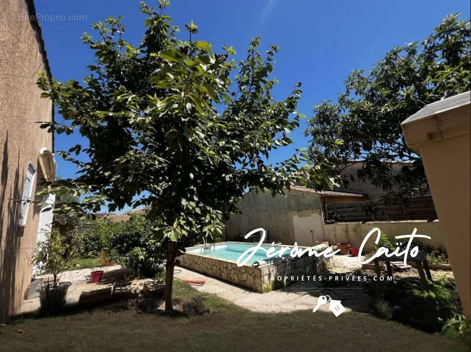 Maison à MILHAUD