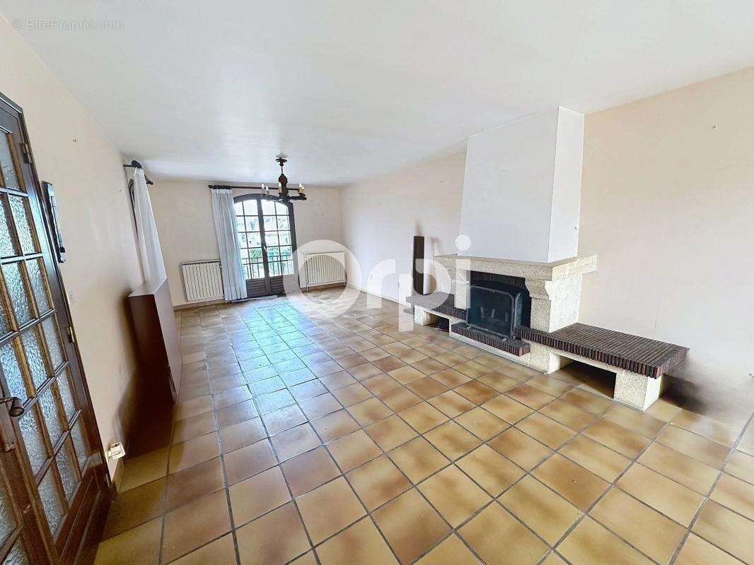Maison à CHOISY-AU-BAC