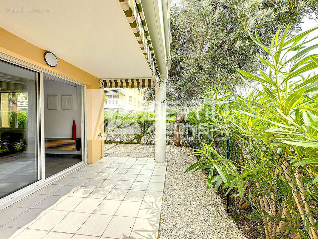 Appartement à MANDELIEU-LA-NAPOULE