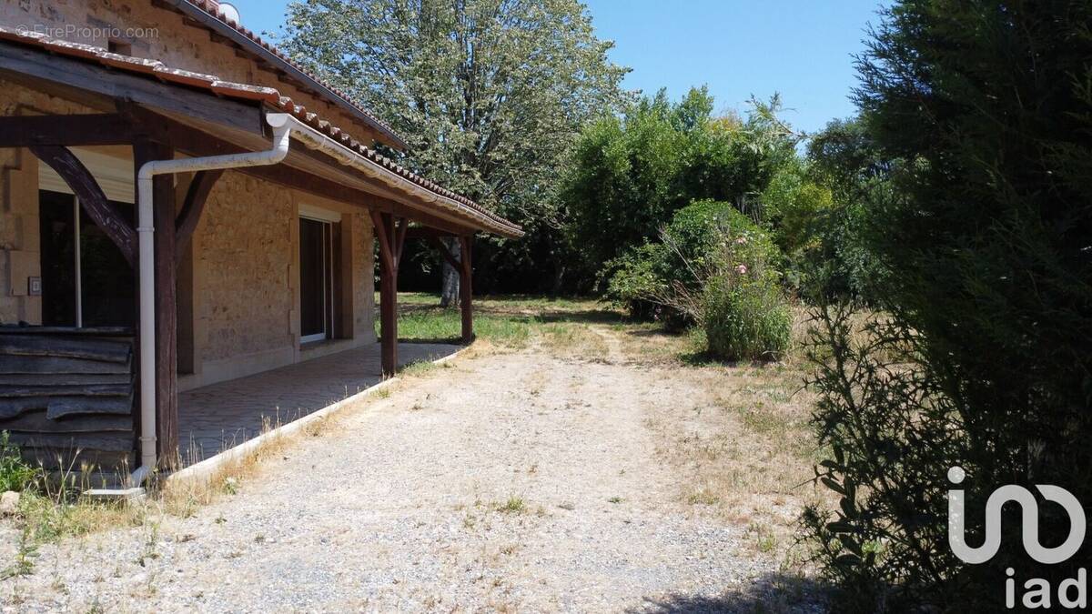 Photo 1 - Maison à VAYRES