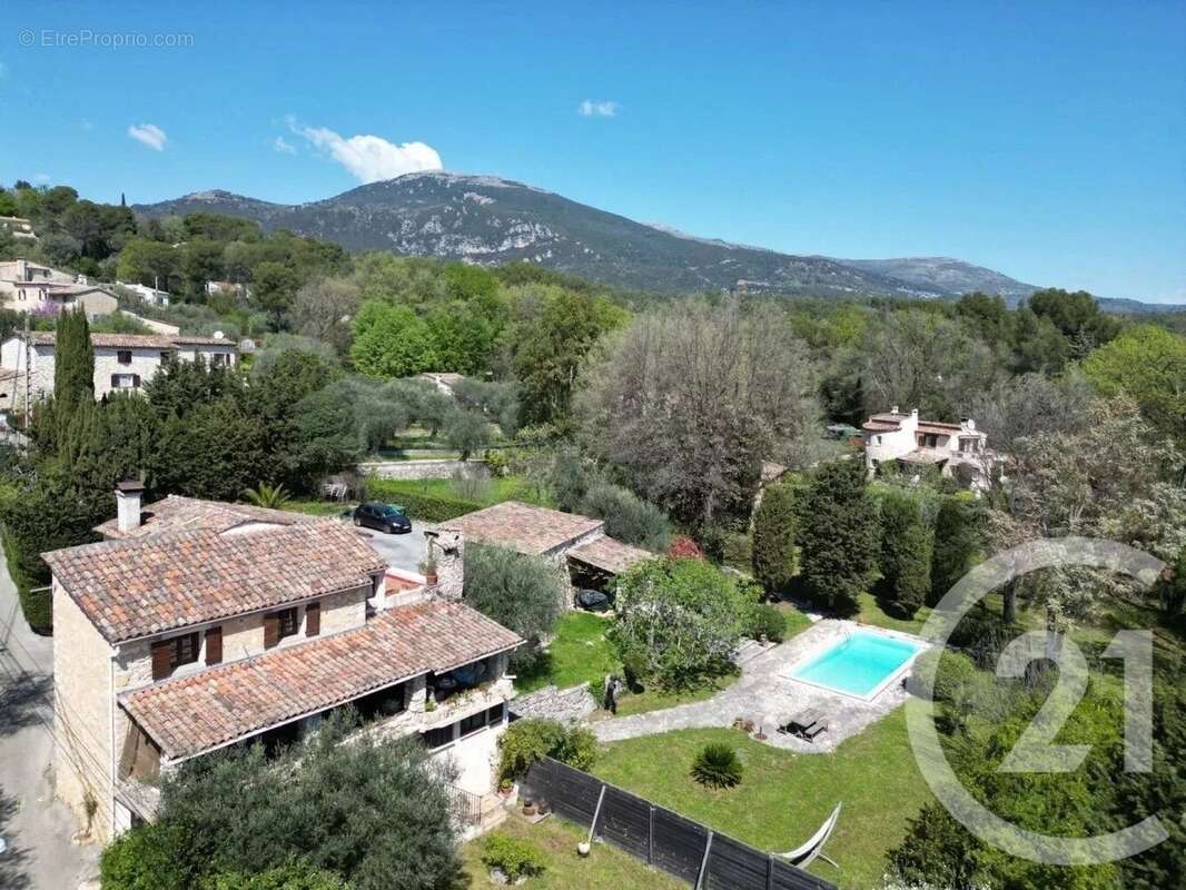 Maison à ROQUEFORT-LES-PINS