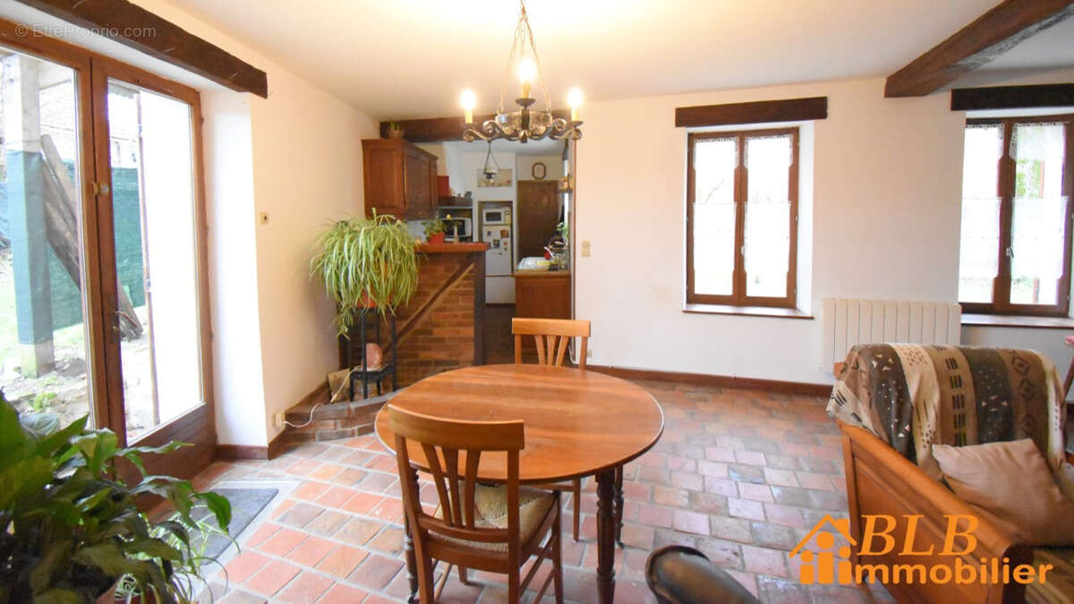 Maison à EGREVILLE