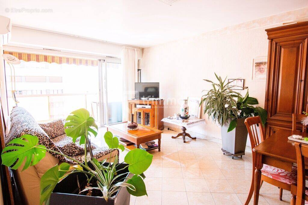 Appartement à MARSEILLE-6E