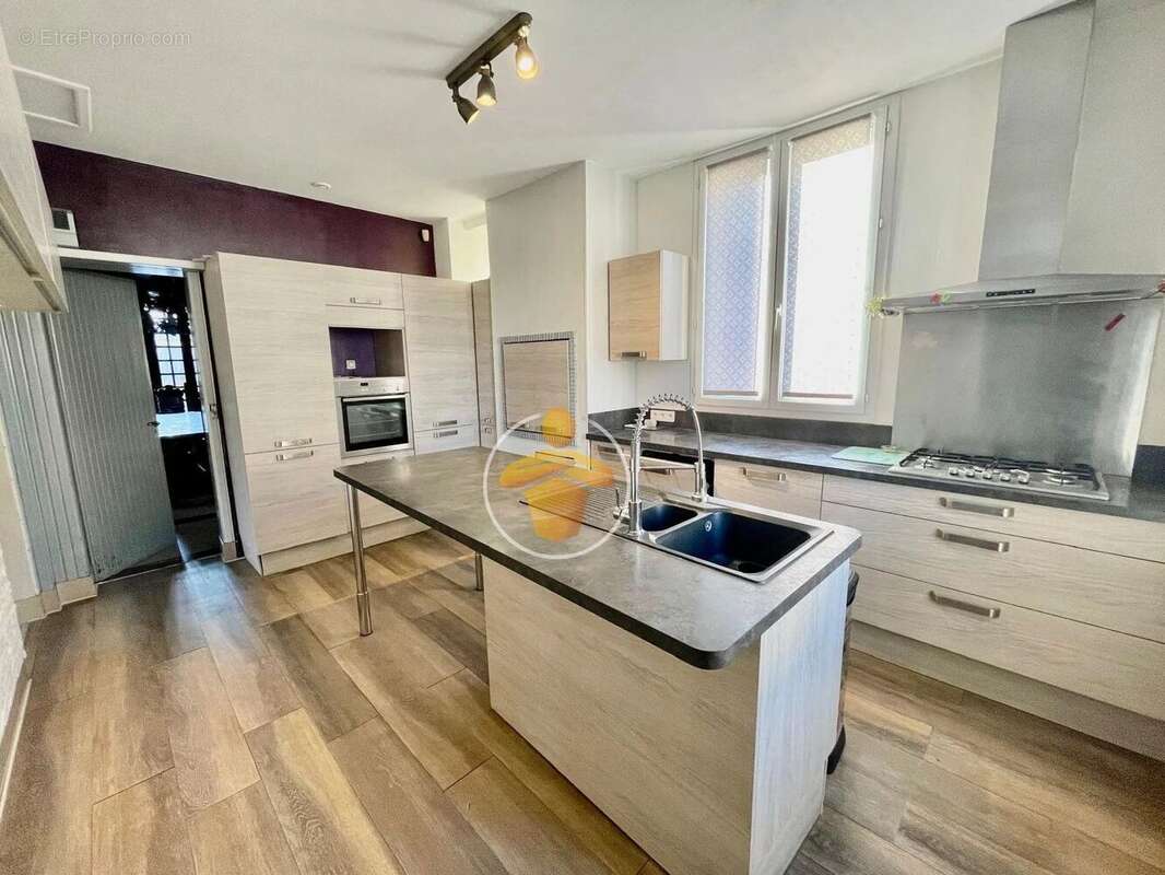 Maison à LA FERE