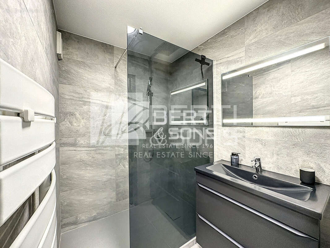 Appartement à MANDELIEU-LA-NAPOULE