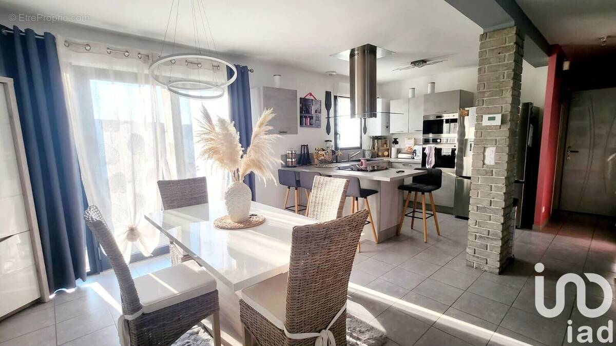 Photo 1 - Maison à DEVILLE-LES-ROUEN