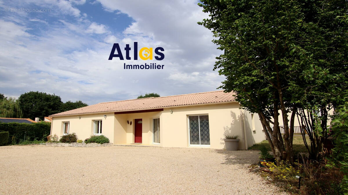 Maison à VOUILLE
