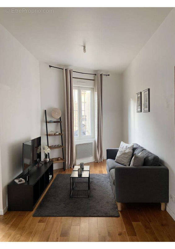 Appartement à LES LILAS