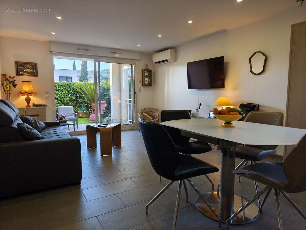 Appartement à MANDELIEU-LA-NAPOULE