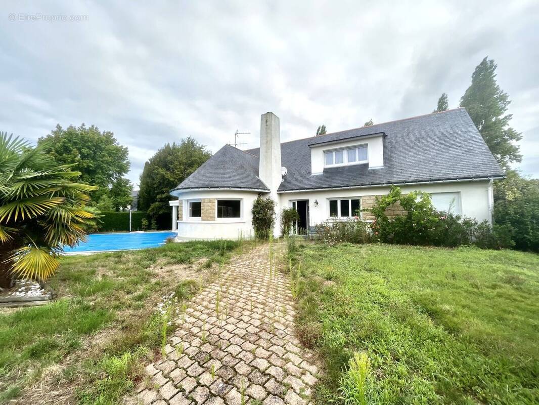 Maison à MONTREUIL-JUIGNE