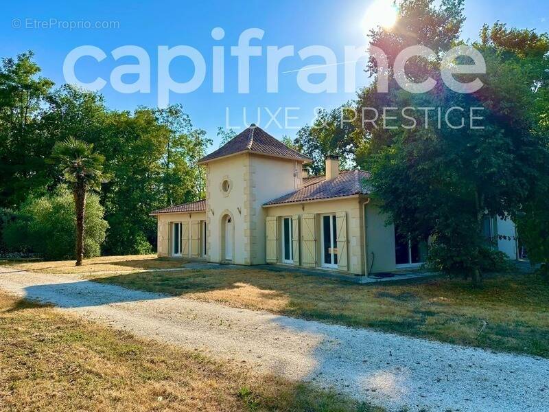 Maison à SABLONS