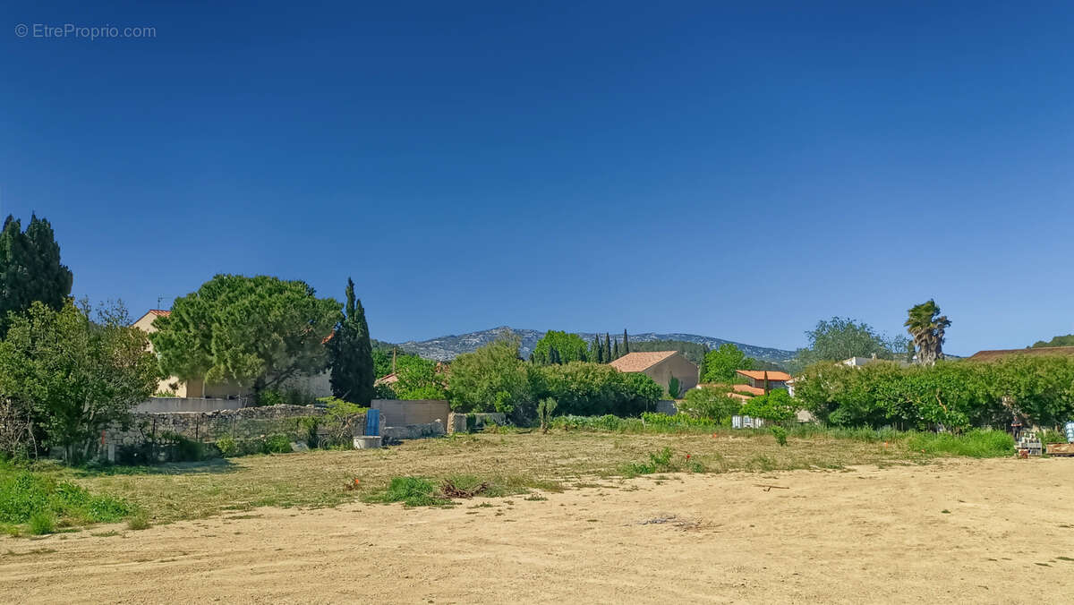 Terrain à ROQUEFORT-DES-CORBIERES