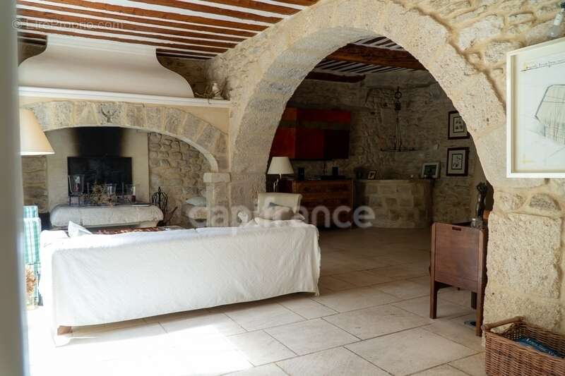 Maison à MEYNES