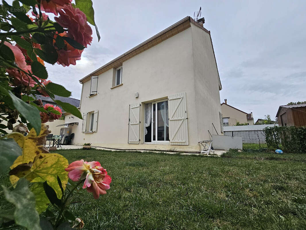 Maison à SARCELLES
