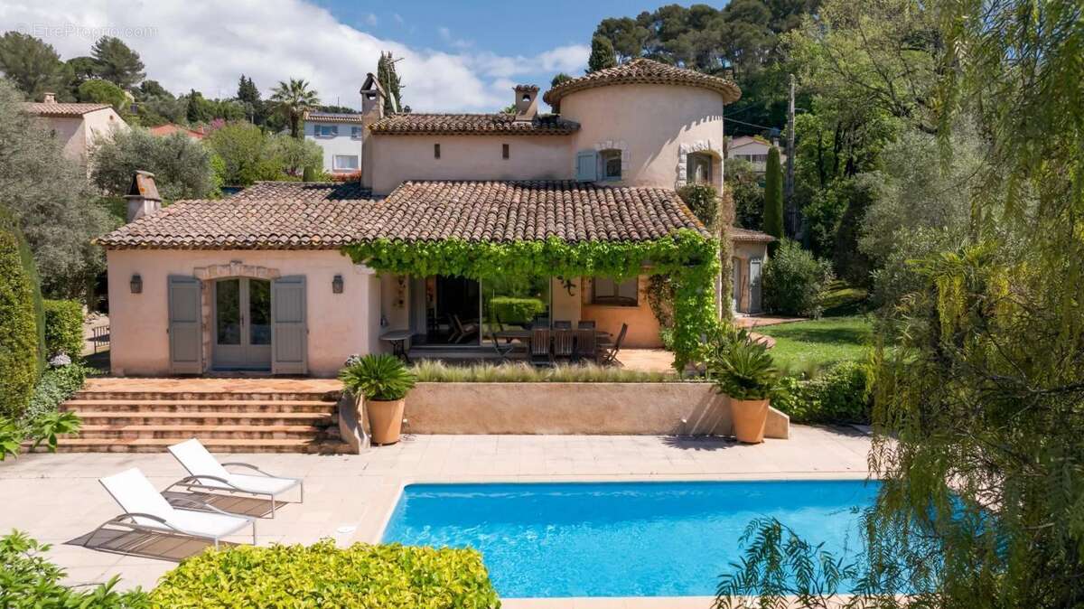 Maison à MOUGINS