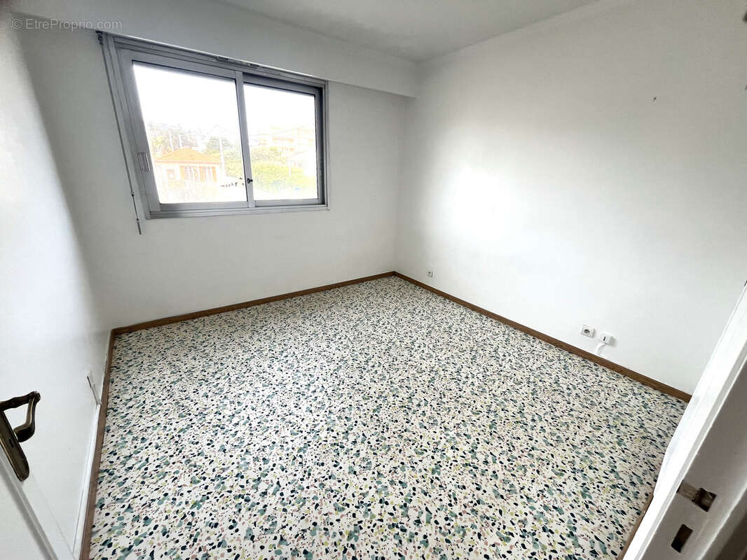 Appartement à VALLAURIS