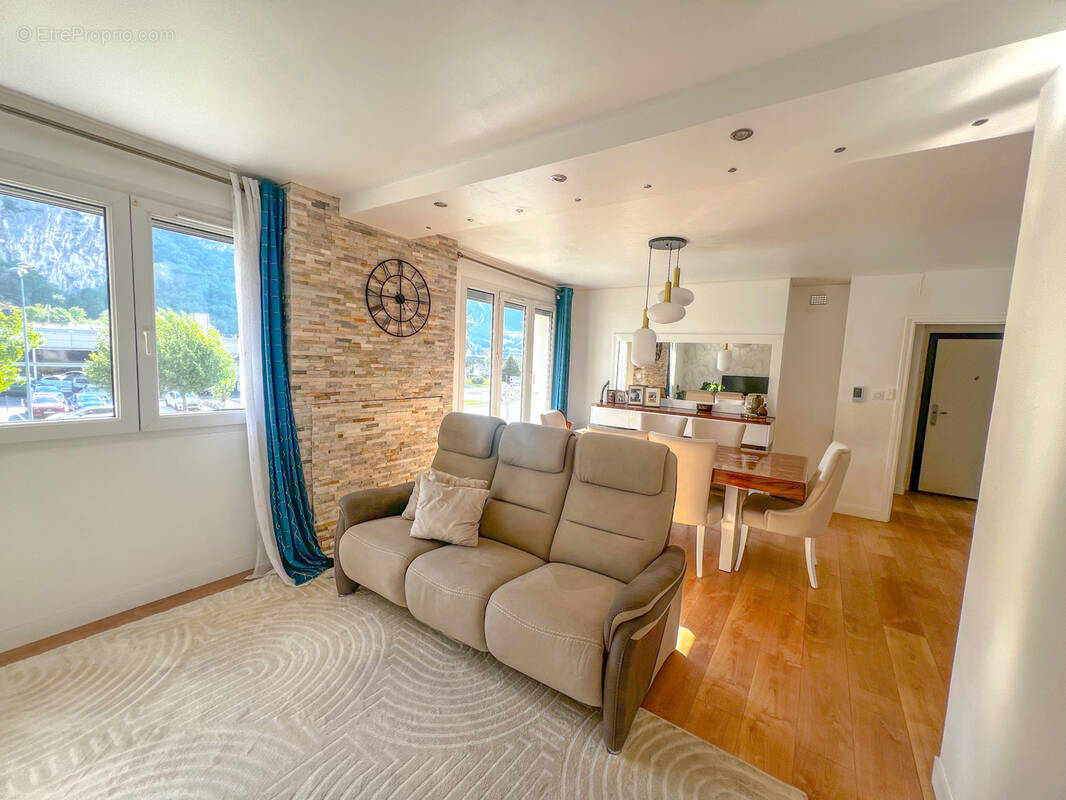 Appartement à FONTAINE