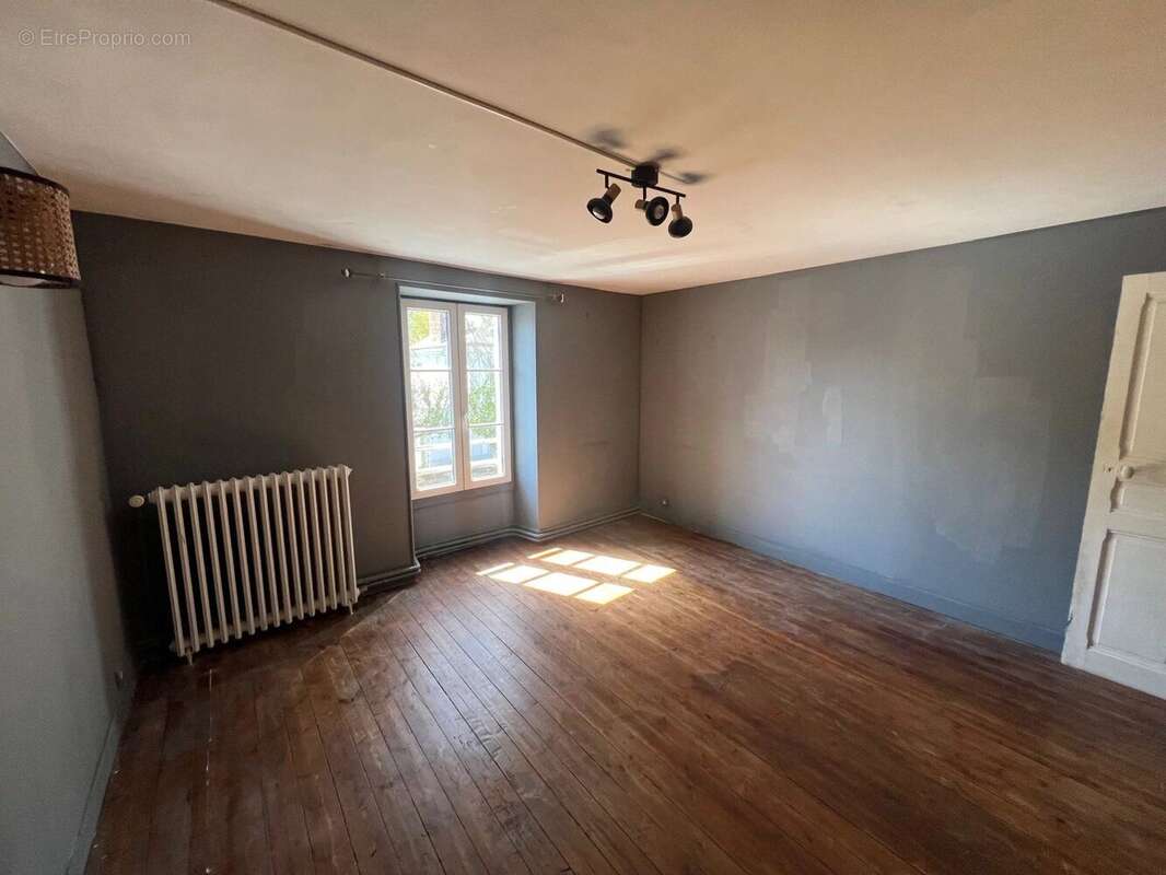 Appartement à HOUDAN