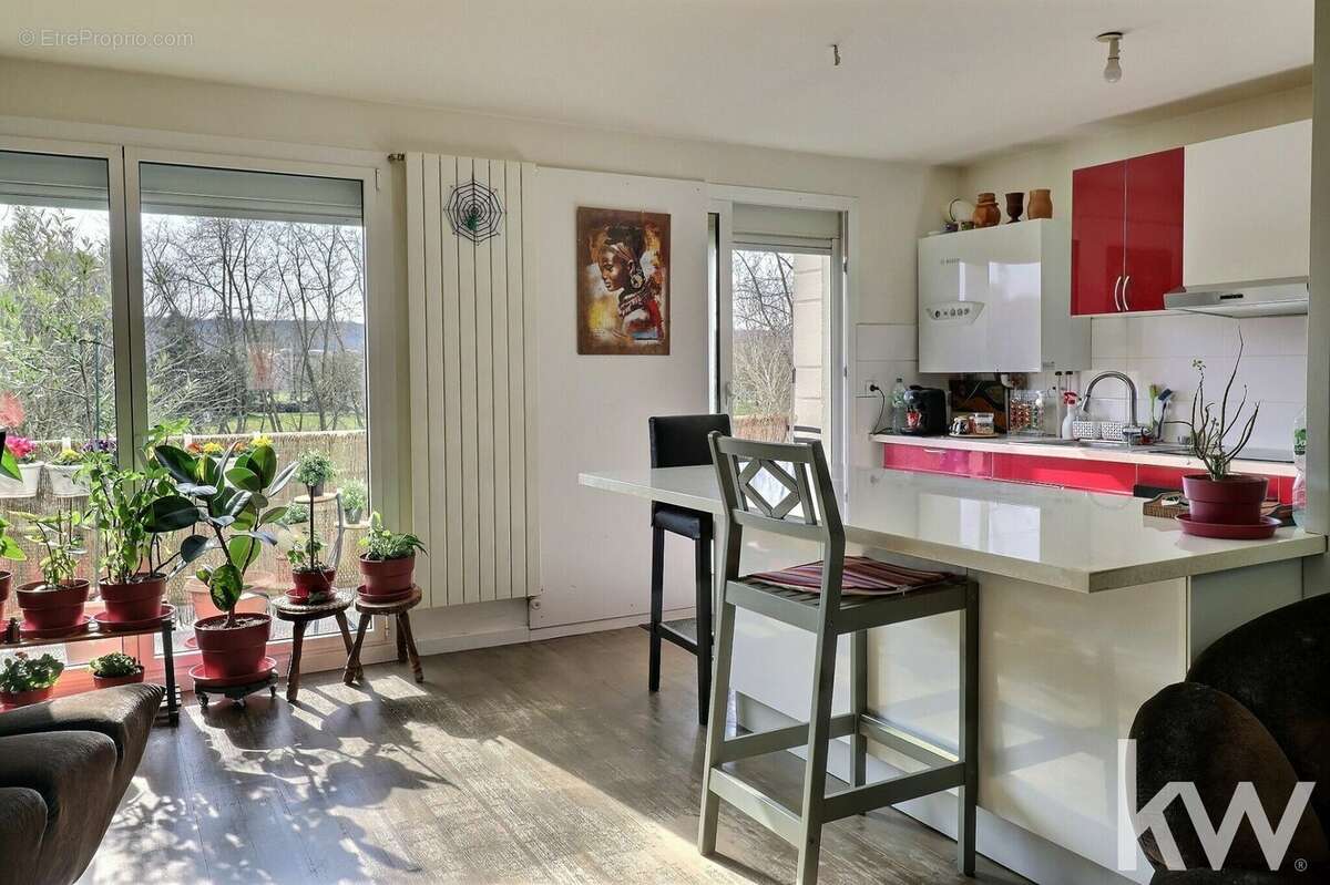 Appartement à LES CLAYES-SOUS-BOIS