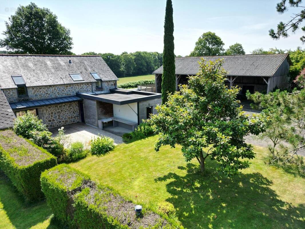2 - Maison à MONTOURS
