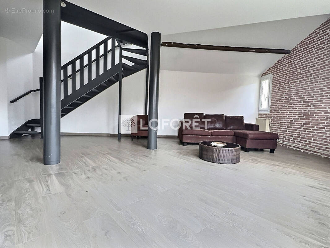 Maison à MOISSY-CRAMAYEL