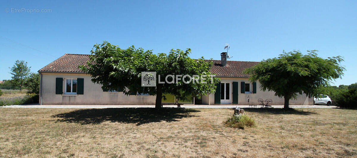 Maison à CHAMPAGNAC-DE-BELAIR