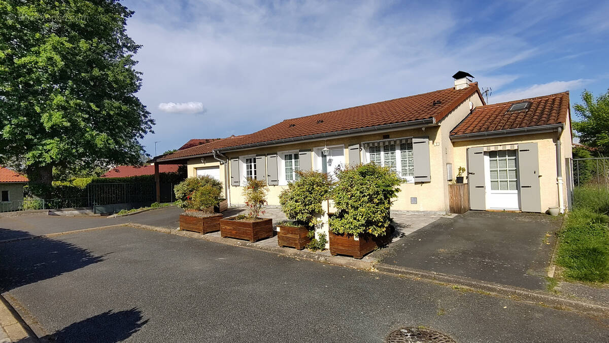 Maison à CHAZAY-D&#039;AZERGUES