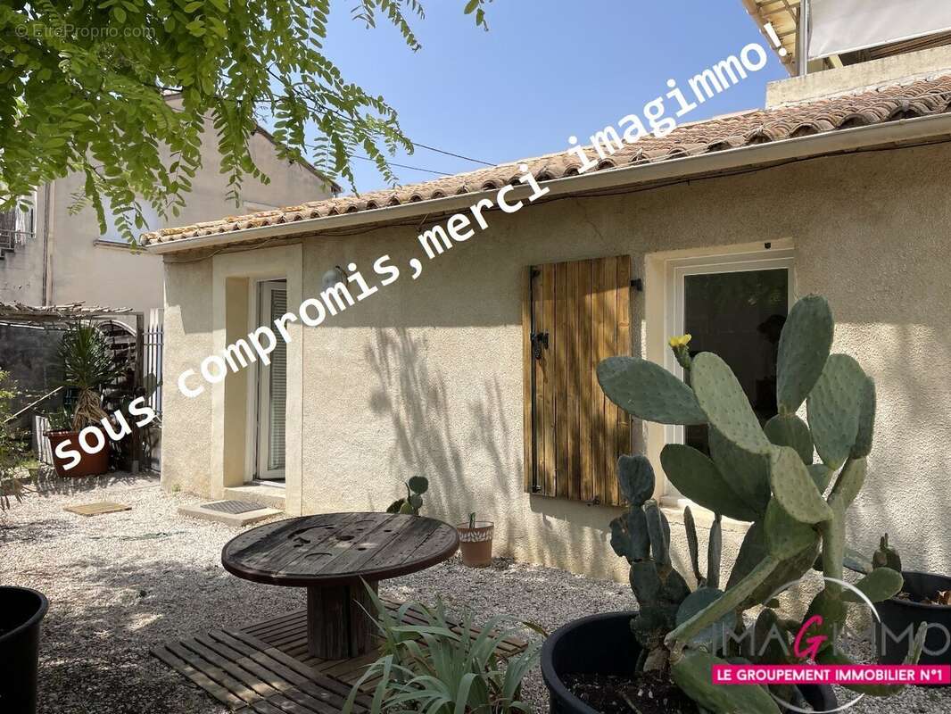 Maison à MAUGUIO
