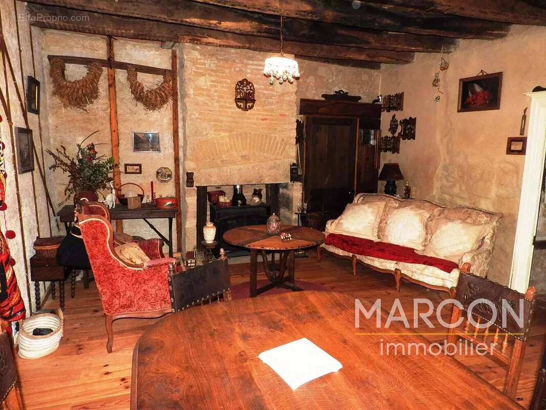 Maison à AUBUSSON